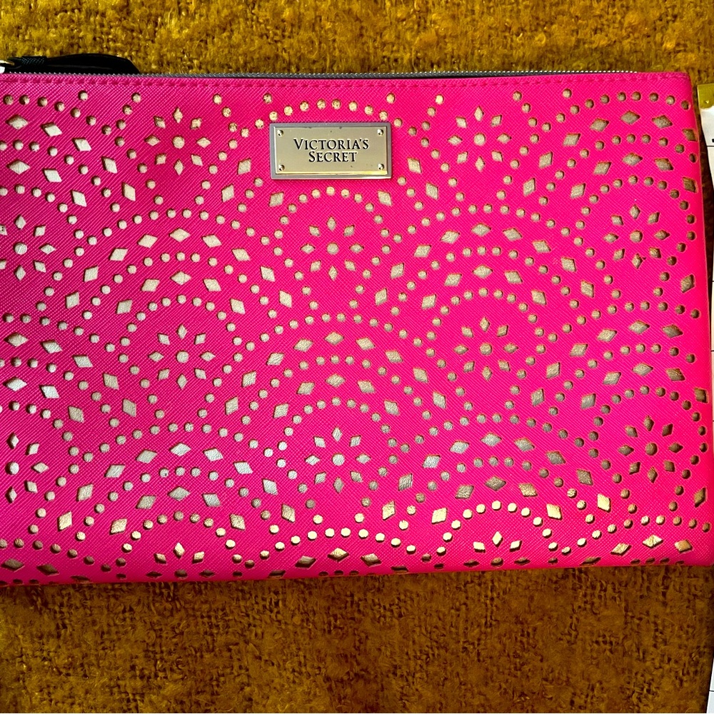 💄💋💗Victoria’s Secret Laser Cut Petal Edge Pink & Gold Beauty Cosmetic Bag